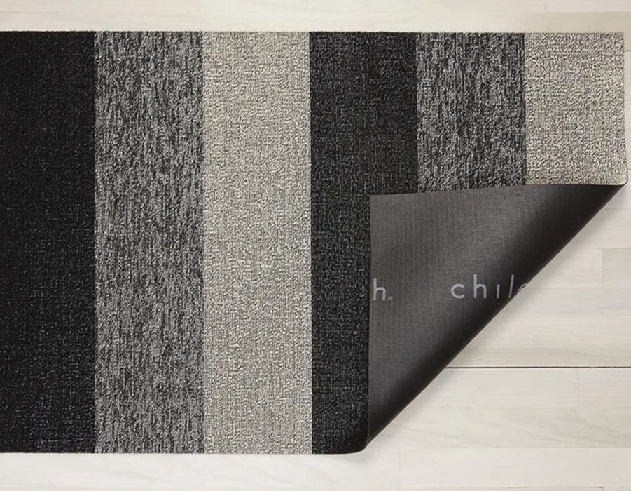 Chilewich Indoor Outdoor Shag Mat - Marbled Stripe / Salt & Pepper / 24x36"