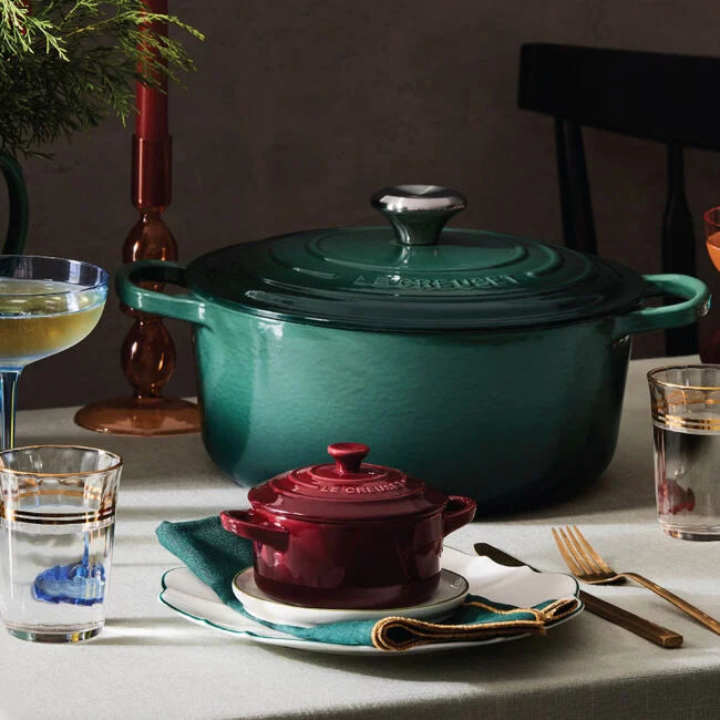 Le Creuset 5.3L Signature Round French Oven - Artichaut