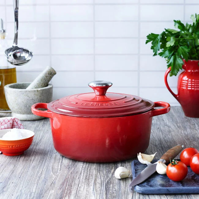 Le Creuset 6.7L Signature Round French Oven - Cerise