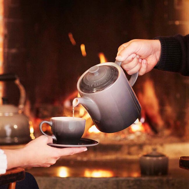 Le Creuset Grand Teapot - Oyster