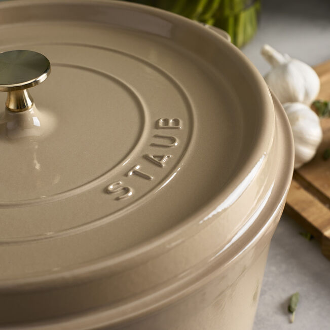 Cocotte ronde en fonte STAUB 3,7 L - Sésame