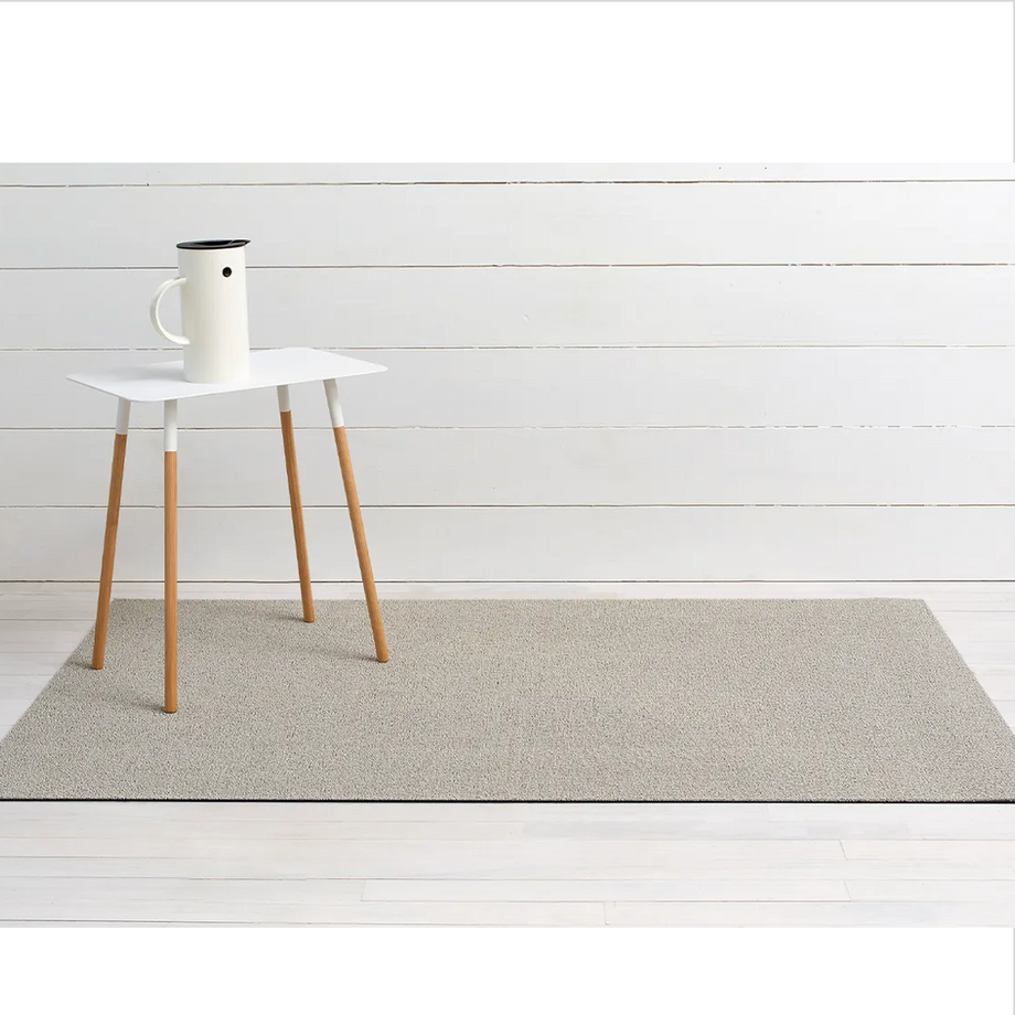 Chilewich Indoor Outdoor Shag Utility Mat - Solid / Silk / 24x36"