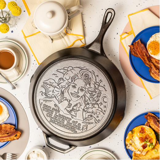 Poêle en fonte Lodge Dolly Parton « Lumière d’un matin clair et bleu » - 13,25”