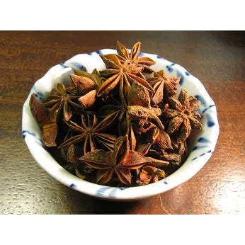 Gousses d'anis étoilé de poivrier