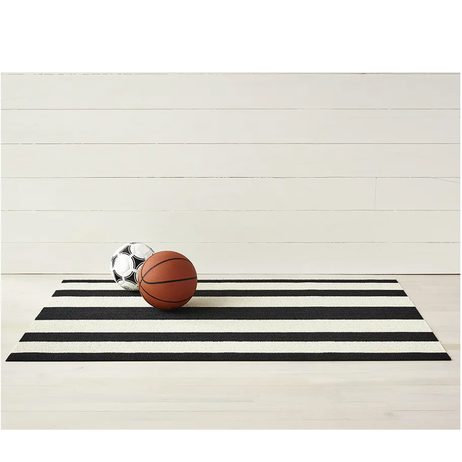 Chiliwich en plein air Shag Utility Mat - Bold Stripe / Noir et Blanc / 24x36"